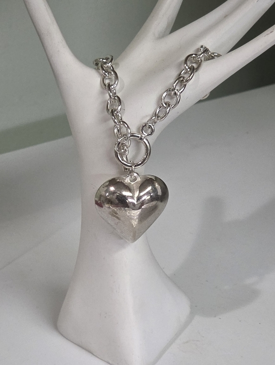 Vintage Jewelry - TRUE VINTAGE Silver PUFFY Heart Pendant Chain Braceler - 👀